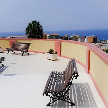In Adeje, Pool And Beach Apartman *