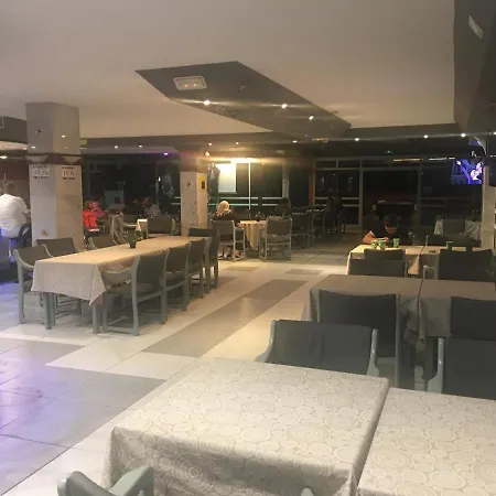 In Adeje, Pool And Beach Apartman